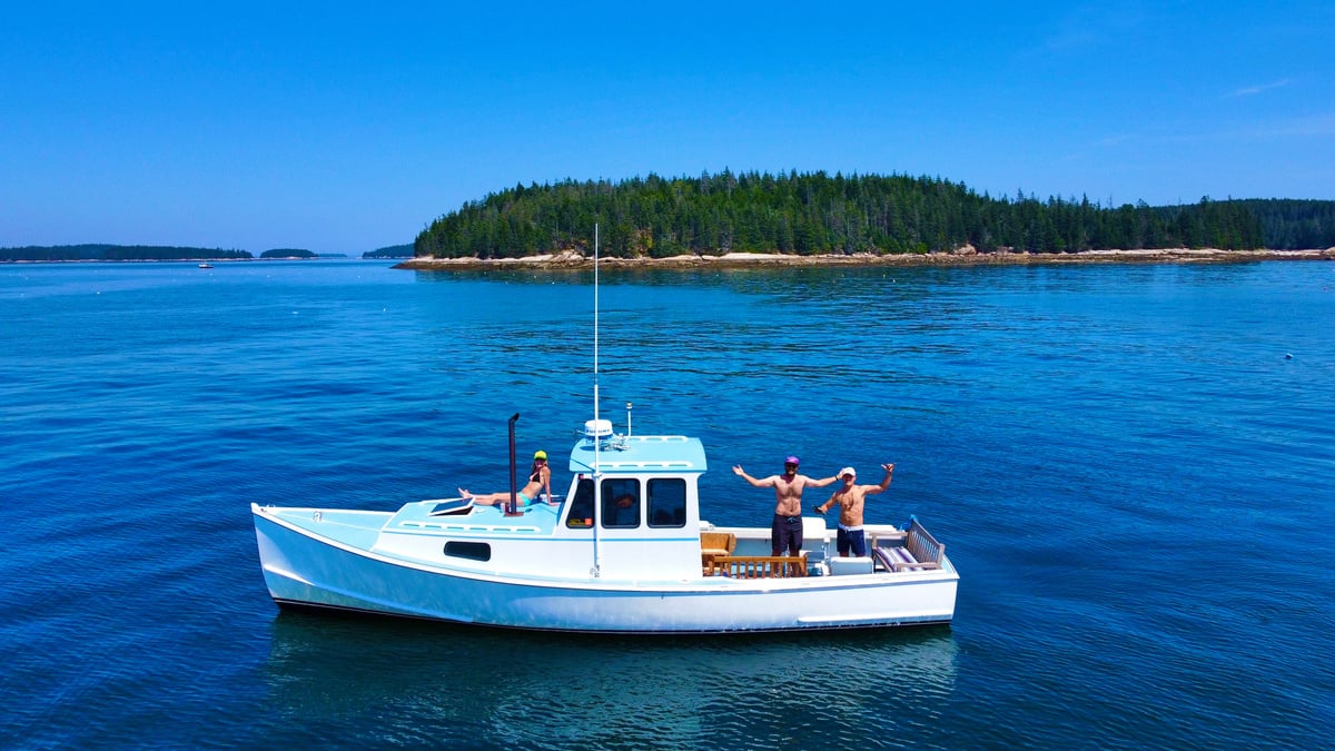 People on boat having fun. Tours. Fun things do to on the water in Deer Isle Stonington.